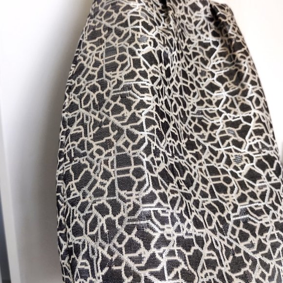 Charlise Robe - Picture 3 of 11